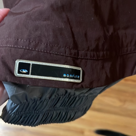 Bonfire deep burgundy snowboarding pants. New without tags! - Picture 3 of 7